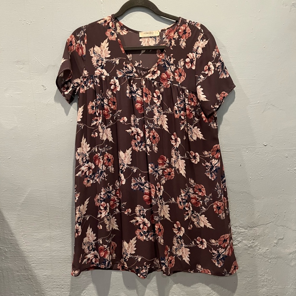 Floral vneck short sleeve dress